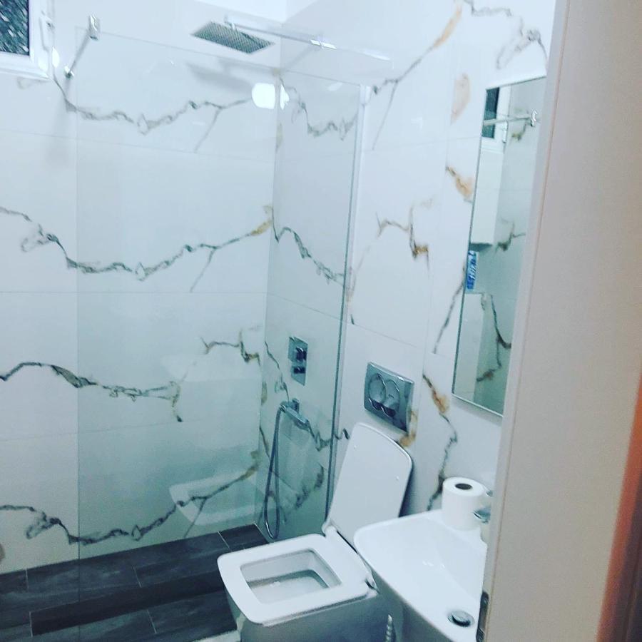 Hotel Noel Влёра Экстерьер фото