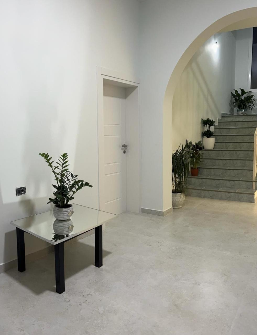 Hotel Noel Влёра Экстерьер фото
