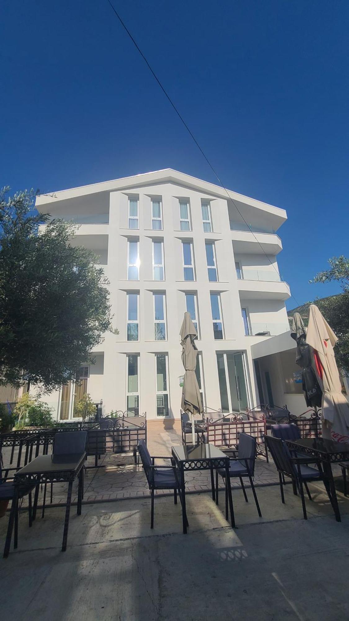 Hotel Noel Влёра Экстерьер фото